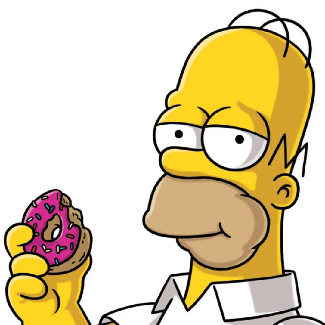 Homero se encuentra casi de perfil, mostrando su amor incondicional por las rosquillas mientras disfruta de una en sus manos. Su expresión de deleite y satisfacción es evidente mientras saborea cada mordisco. La imagen resalta la pasión inconfundible de Homero por las donas, una de sus debilidades más conocidas.